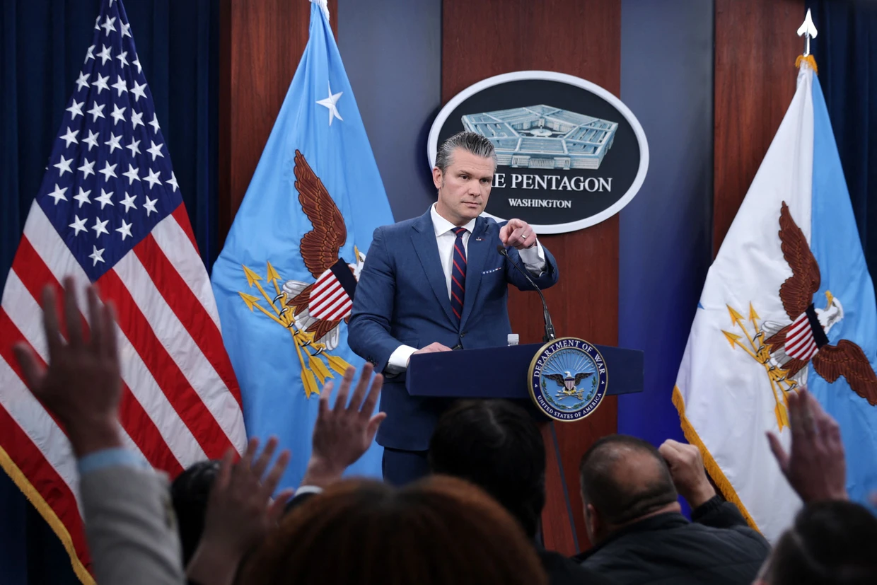 „Kein Regimewechselkrieg“: Pete Hegseth, der sich selbst als „Kriegsminister“ bezeichnet, auf einer Pressekonferenz am Montag im Pentagon