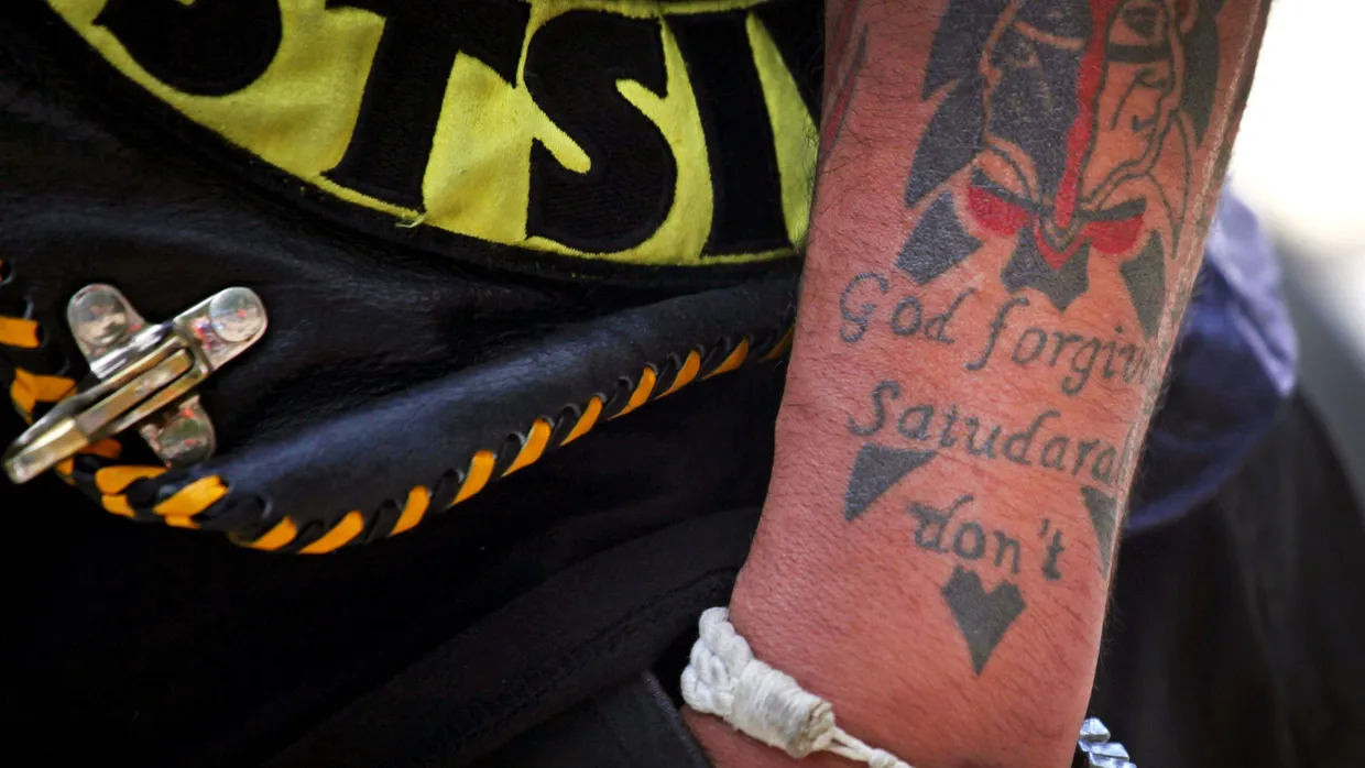 „Gott vergibt, Satudarah tun es nicht“: Tattoo eines Duisburger Club-Mitglieds