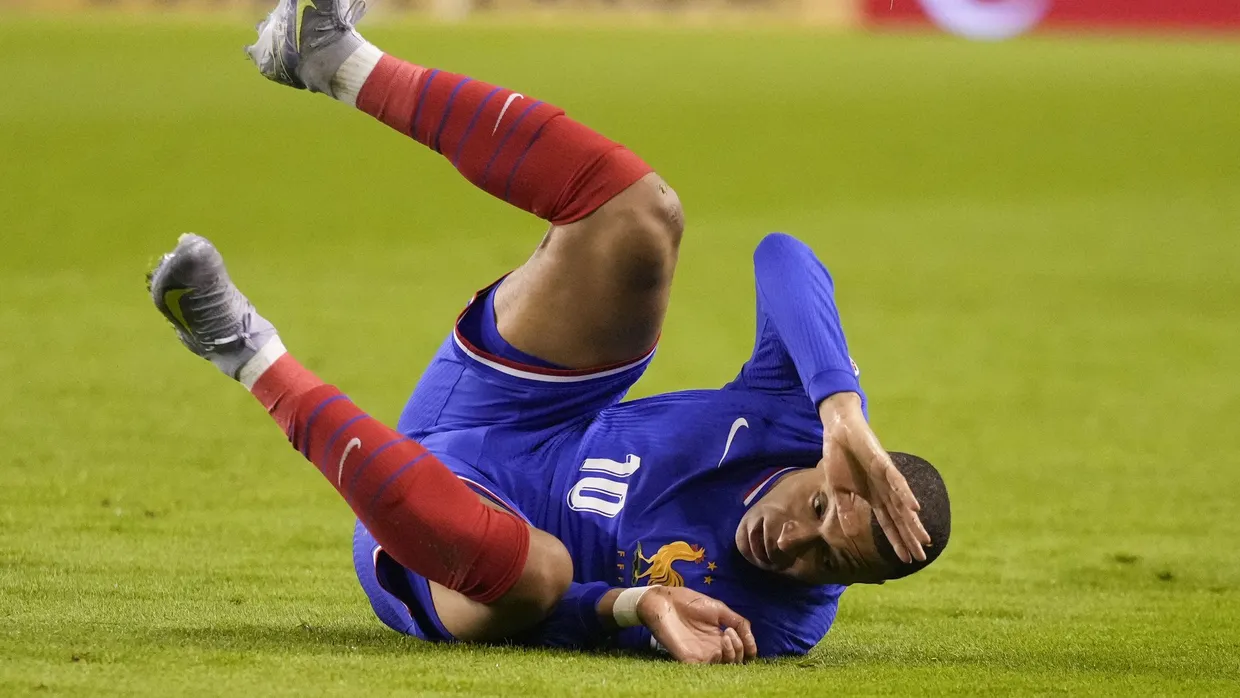 Hart aufgeschlagen: Kylian Mbappé und Frankreich verlieren in Kroatien.