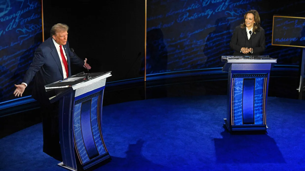 Trump und Harris während der TV-Debatte Mitte September