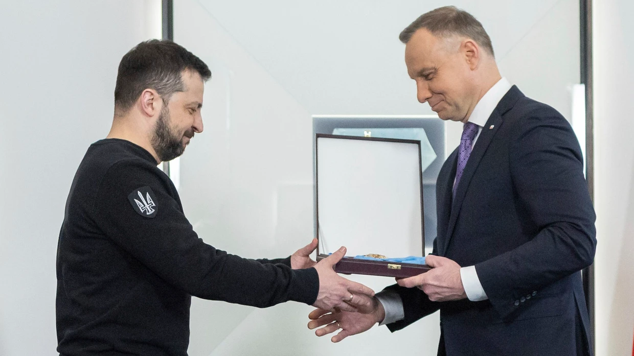 Zelensky and then Polish President Duda during the presentation of the Order of the White Eagle in April 2023