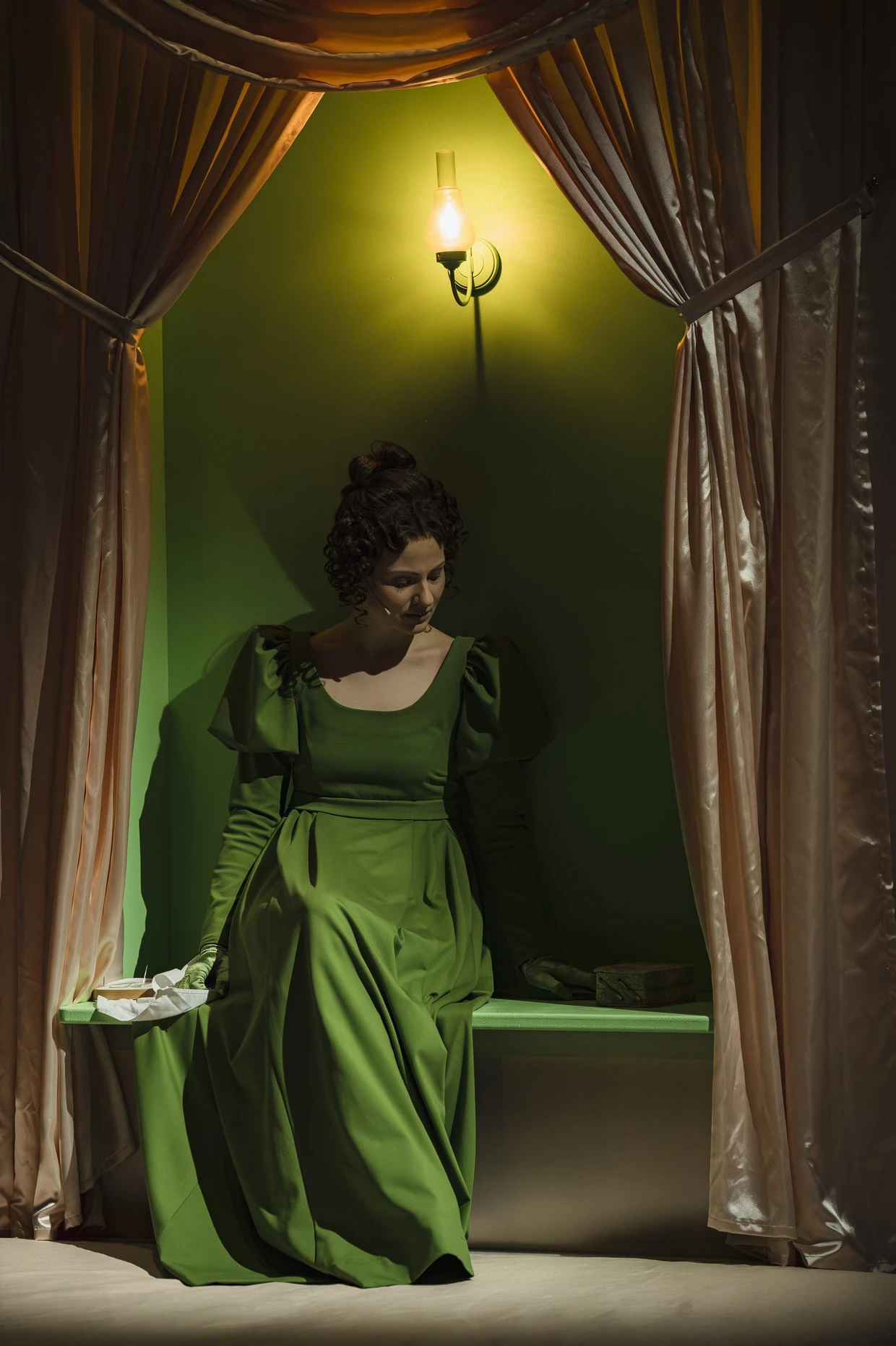 Stumm bis zum entscheidenden Satz: Johanna Gütlich als eines der Evchen