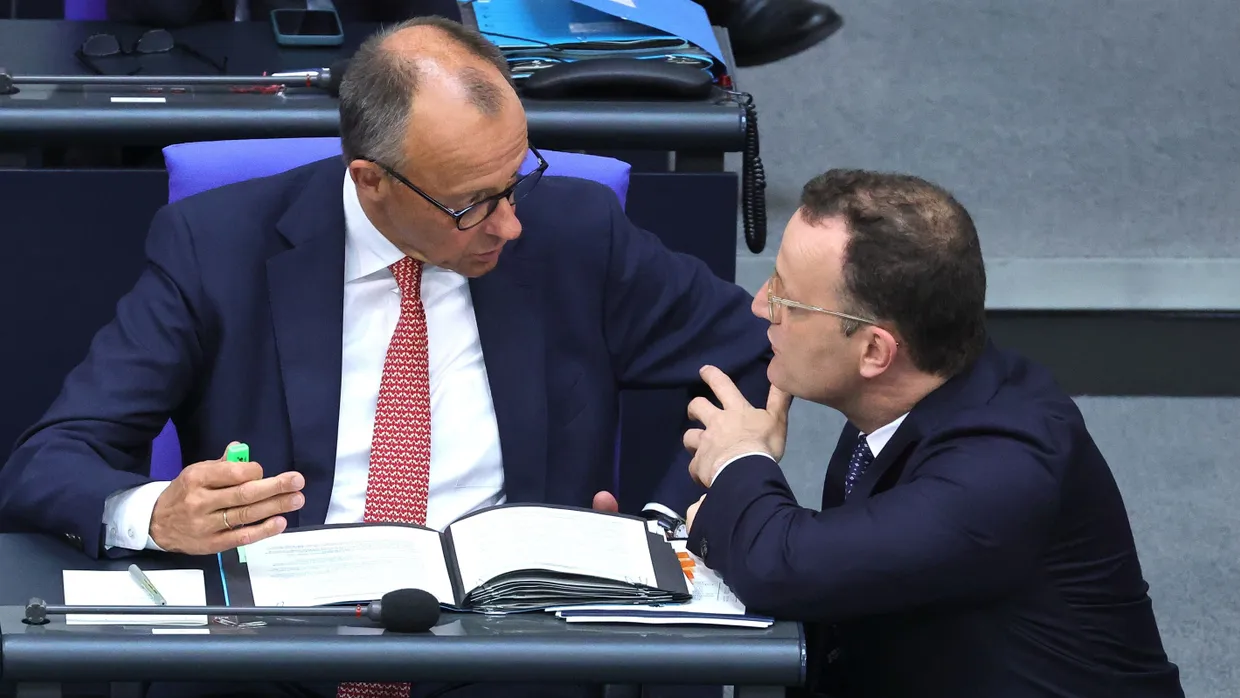 Kein Ruhmesblatt: CDU-Chef Merz und Unionsfraktionsschef Spahn vergangene Woche im Bundestag.