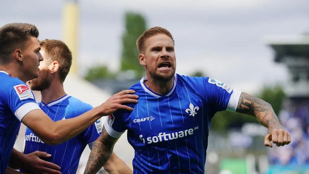 Wieder ein Startelfkandidat: Darmstadts Tobias Kempe (r.) kennt sich mit Erfolgserlebnissen aus.
