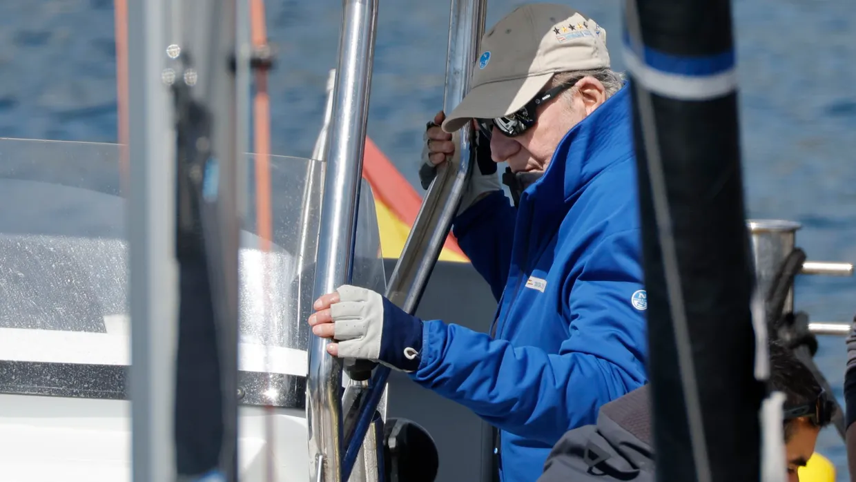Juan Carlos I., hier beim Segeln 2025 in Spanien, ist wieder in Europa unterwegs.