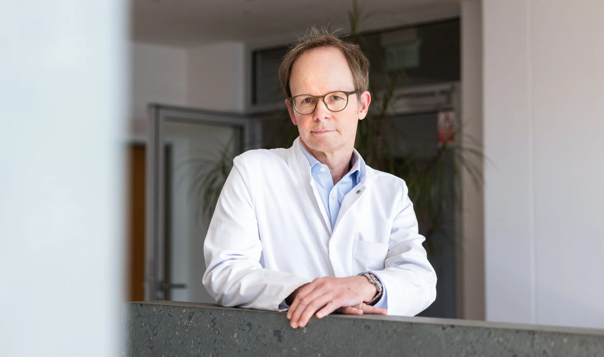 Jörg Bojunga leitet die Schwerpunkte Endokrinologie, Diabetologie und Ernährungsmedizin am Universitätsklinikum Frankfurt.