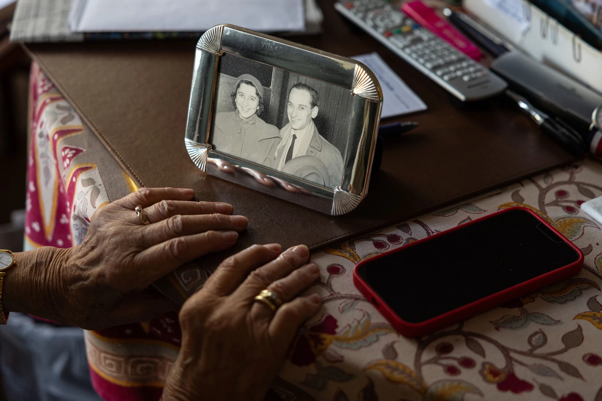 Auch ältere Menschen nutzen digitale Angebote.