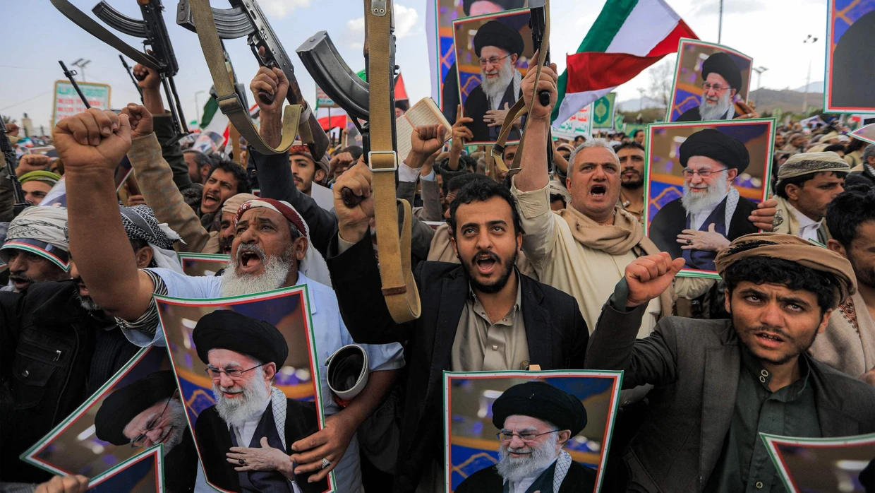 In der jemenitischen Hauptstadt gingen Anhänger der Huthi nach der Ausschaltung Khameneis auf die Straße.