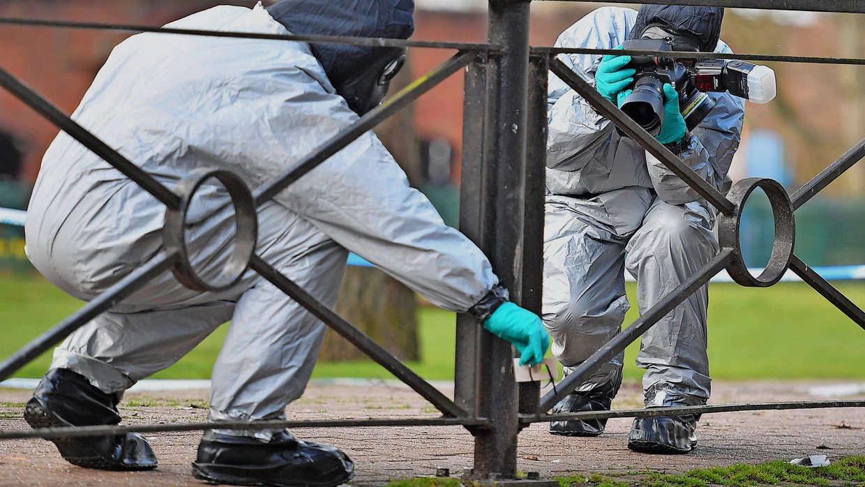 Der Fall Skripal: Britische Ermittler nach dem Giftanschlag russischer Agenten 2018 in Salisbury