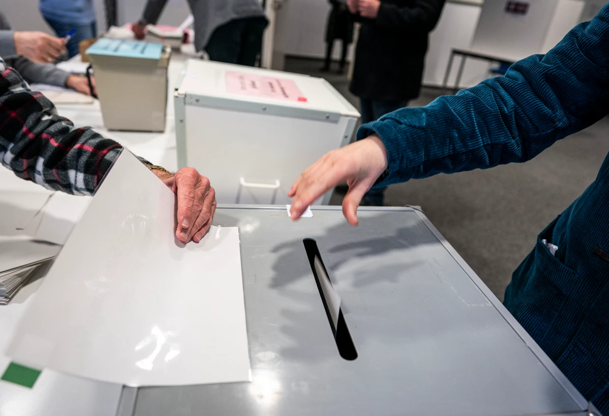 Geheimsache: Die Urne wird nach jedem Einwurf wieder abgedeckt.