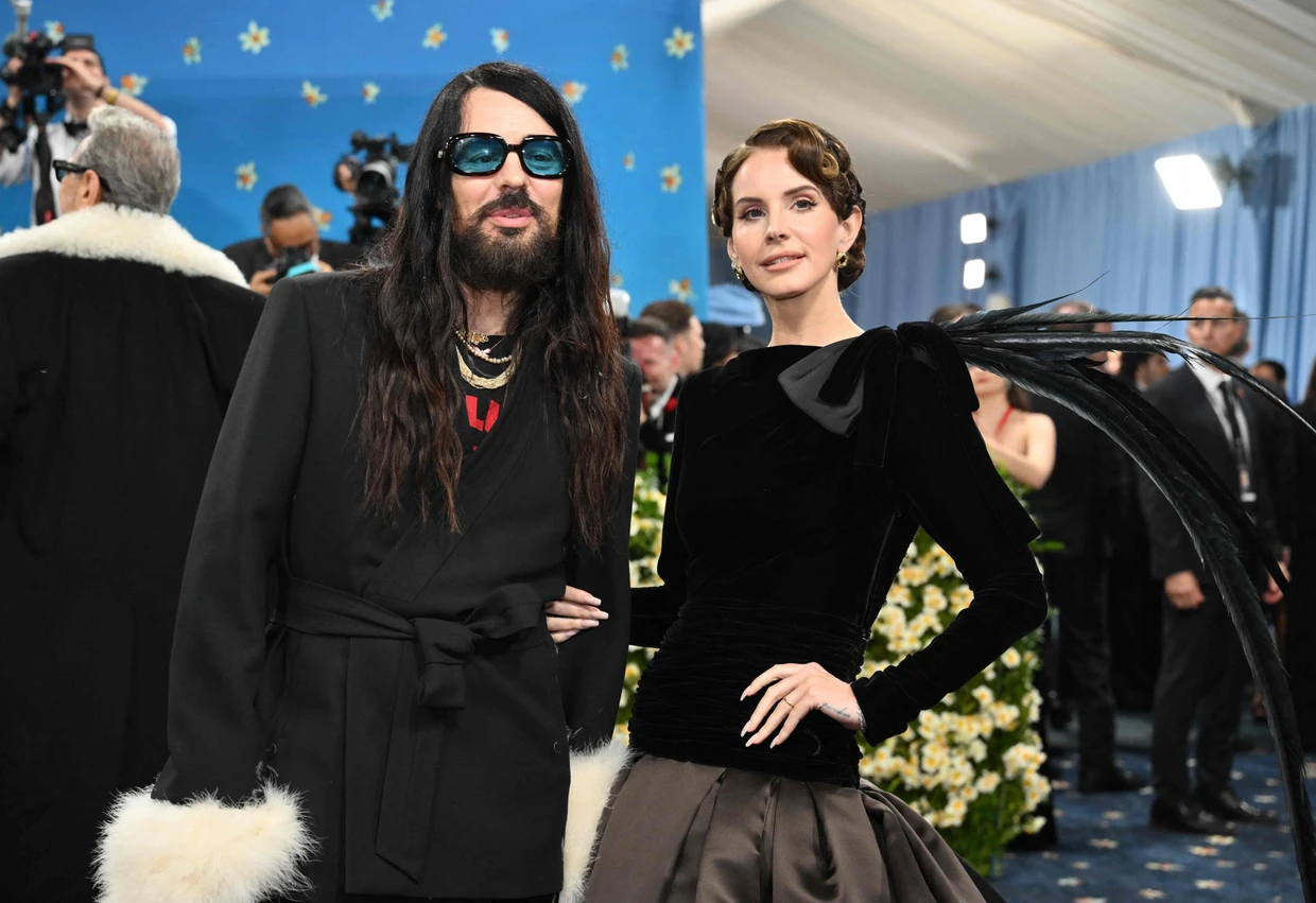 Der neue Chefdesigner von Valentino: Alessandro Michele kleidete für die Met Gala 2025 Lana Del Rey ein.