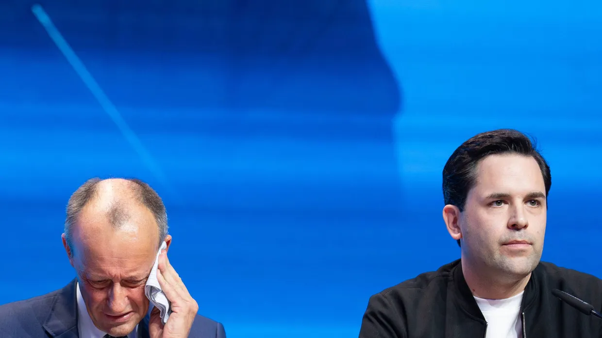 Bundeskanzler Friedrich Merz und JU-Chef Johannes Winkel am Samstag auf dem Deutschlandtag der Jungen Union.
