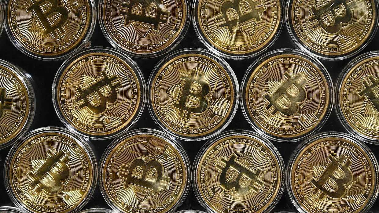 Krypto-Anlage: Alle Bitcoin zusammen knacken die Billionen-Marke | FAZ