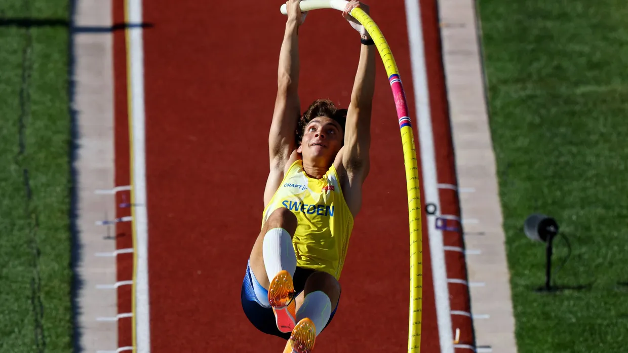 Armand Duplantis während des Finales im Stabhochsprung bei der Leichtathletik-WM in Eugene