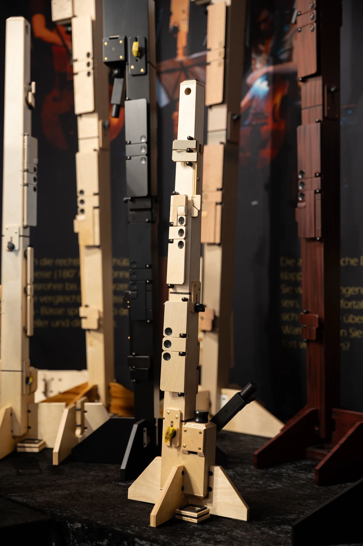 Begeisterte den Hans-Zimmer-Flötist: die 3D-gedruckte Kontrabassflöte, neben solchen aus Sperrholz.