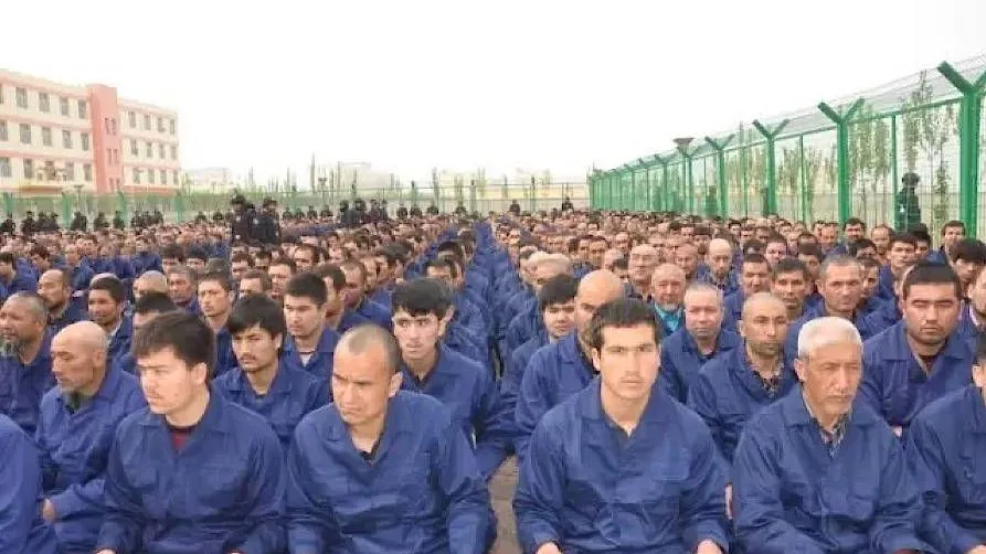 Uiguren in einem chinesischen Internierungslager im Jahr 2017