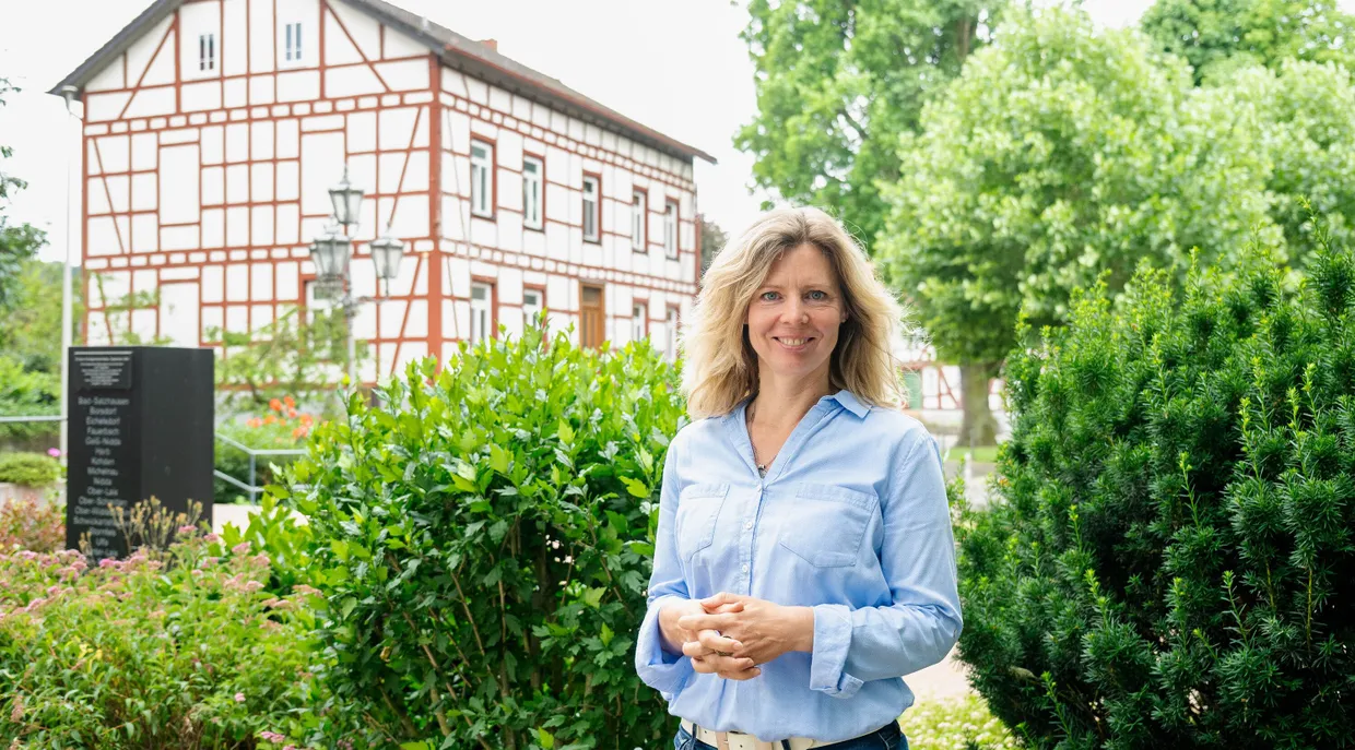 Suchspiel: Franziska Hauschild spürt den Energiespar-Potentialen der öffentlichen Gebäude in Nidda nach