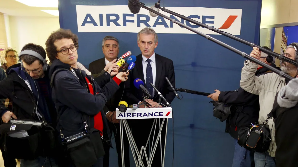 In Paris: Air-France-Chef Frédéric Gagey auf einer eilig arrangierten Pressekonferenz.