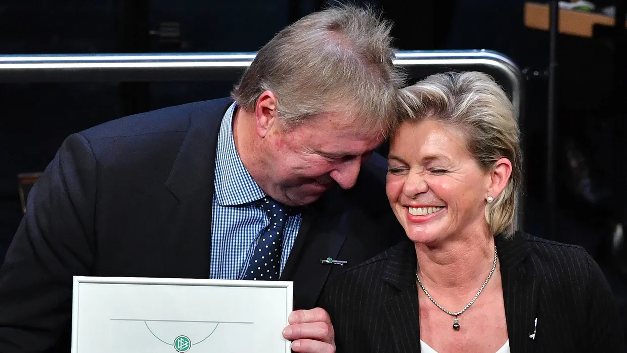 Der Interimstrainer Hrubesch (links) und die ehemalige Bundestrainerin Neid (Bild von 2016).