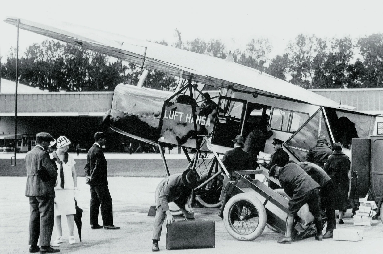 Jungfernflug: Mit einer Fokker-Grulich und fünf Passagieren ging es für die Luft Hansa am 6. April 1926 erstmals nach Dübendorf im Schweizer Kanton Zürich.