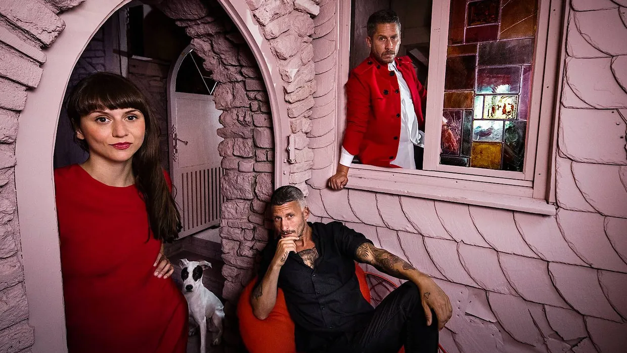 „Nicht die hundertste Gin-Bar“: James und David Ardinast in der Pop-Up-Bar „Showmanship“
