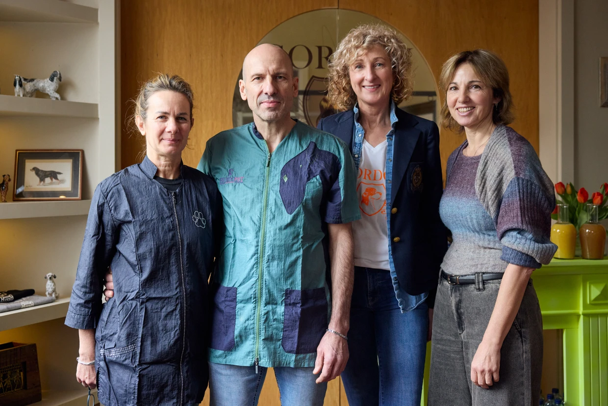 Die Star-Groomer aus Italien Ilaria Girardelli und Maurizio Benedetti sowie die Besitzerinnen der Groomerschule Gordon Kristine Schirmer und Petra Schmieder  (v. l. n. r.)