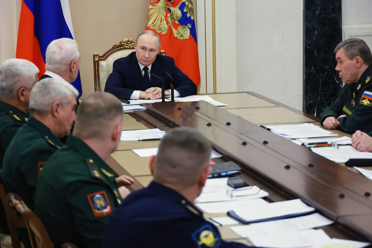 Hier werden Schlachterfolge vermeldet: Putin bei dem neuerlichen Treffen mit Militärs