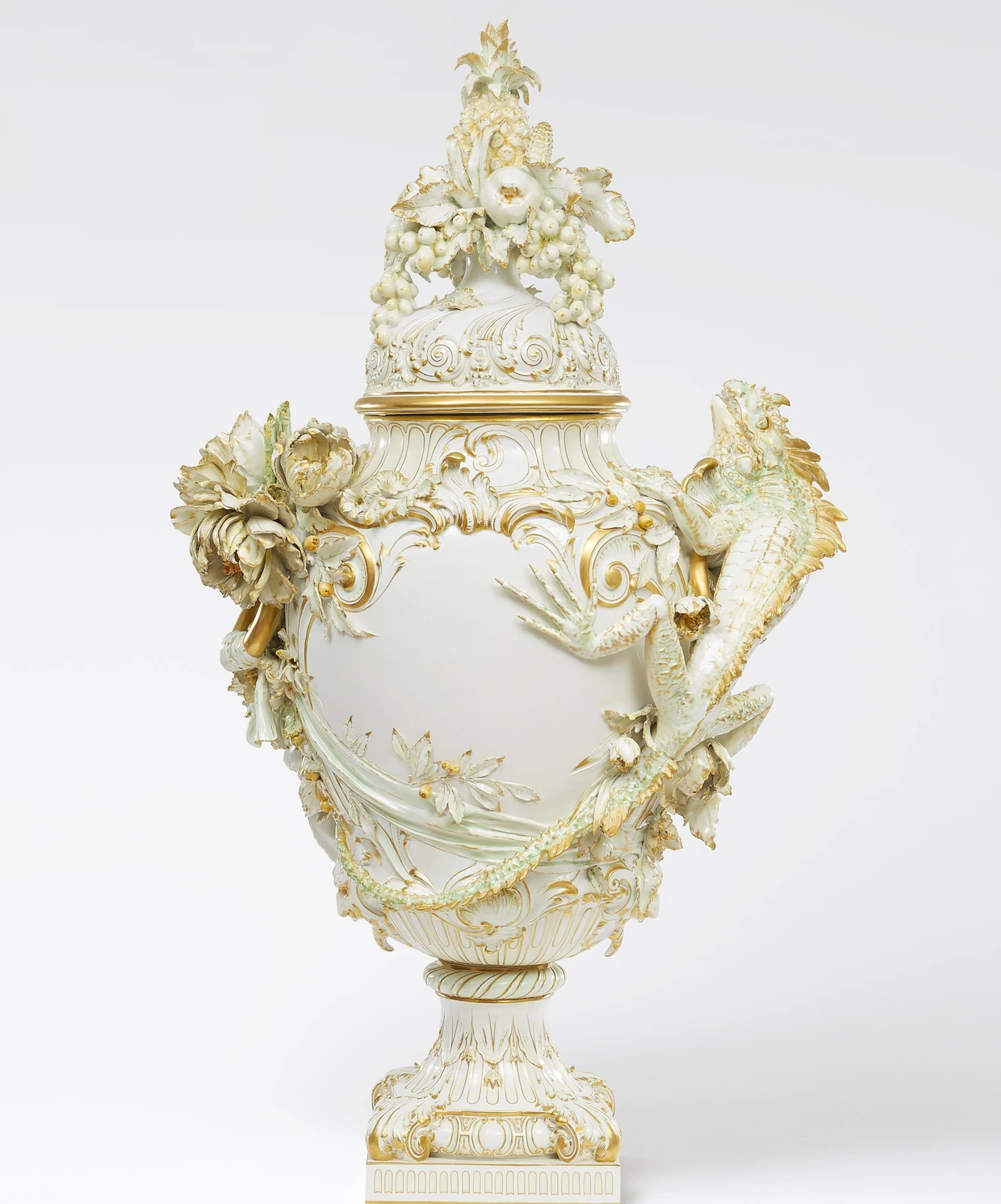 Prachtstück der Kaiserzeit: 116 Zentimeter hohe KPM-Prunkvase, modelliert von Alexander Kips, aus dem Jahr 1895, Taxe 300.000 bis 450.000 Euro