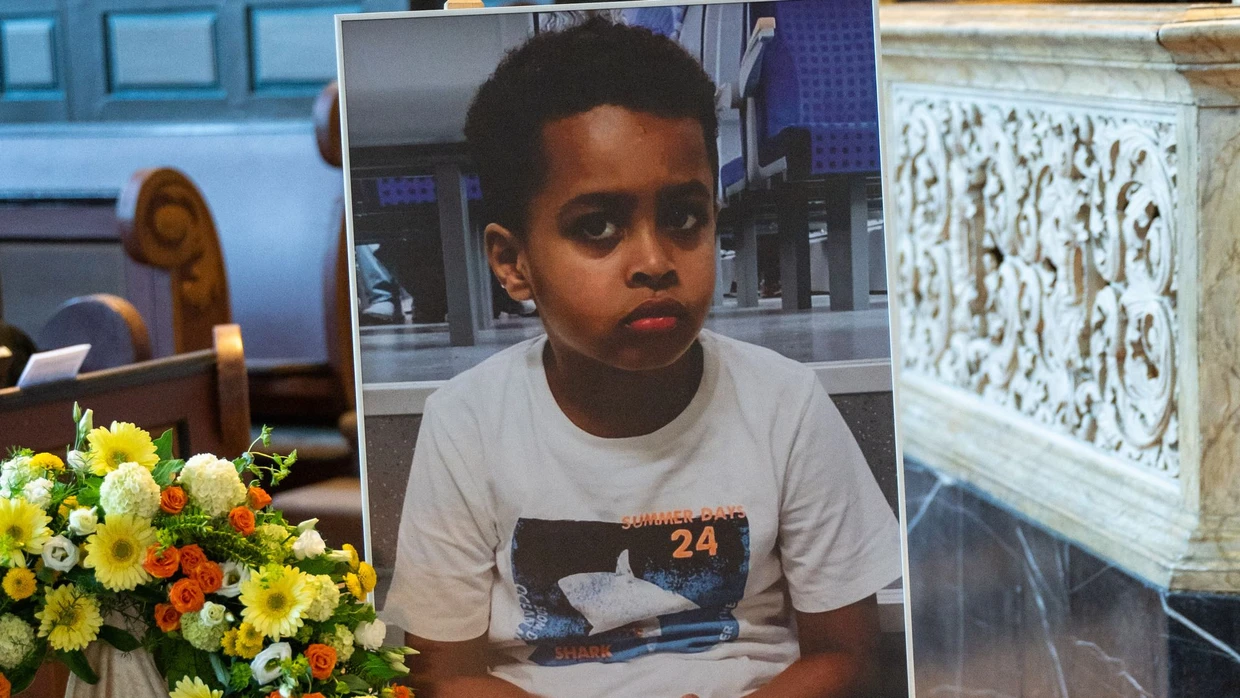 Gottesdienst für Pawlos: „Leider liebt er auch das Wasser“ | FAZ