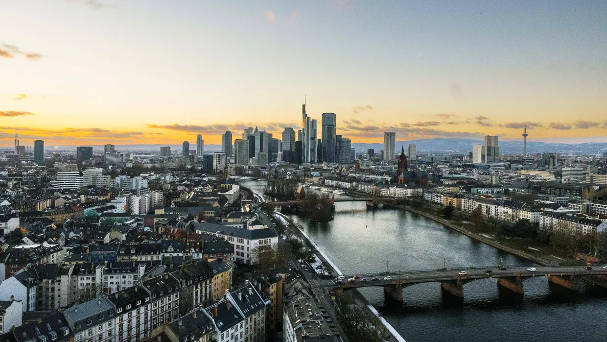 Abhängig: Ohne amerikanische Softwareunternehmen und Datenspeicher in amerikanischem Besitz würde das Geschäft aus Frankfurter Bankentürmen derzeit nicht funktionieren.