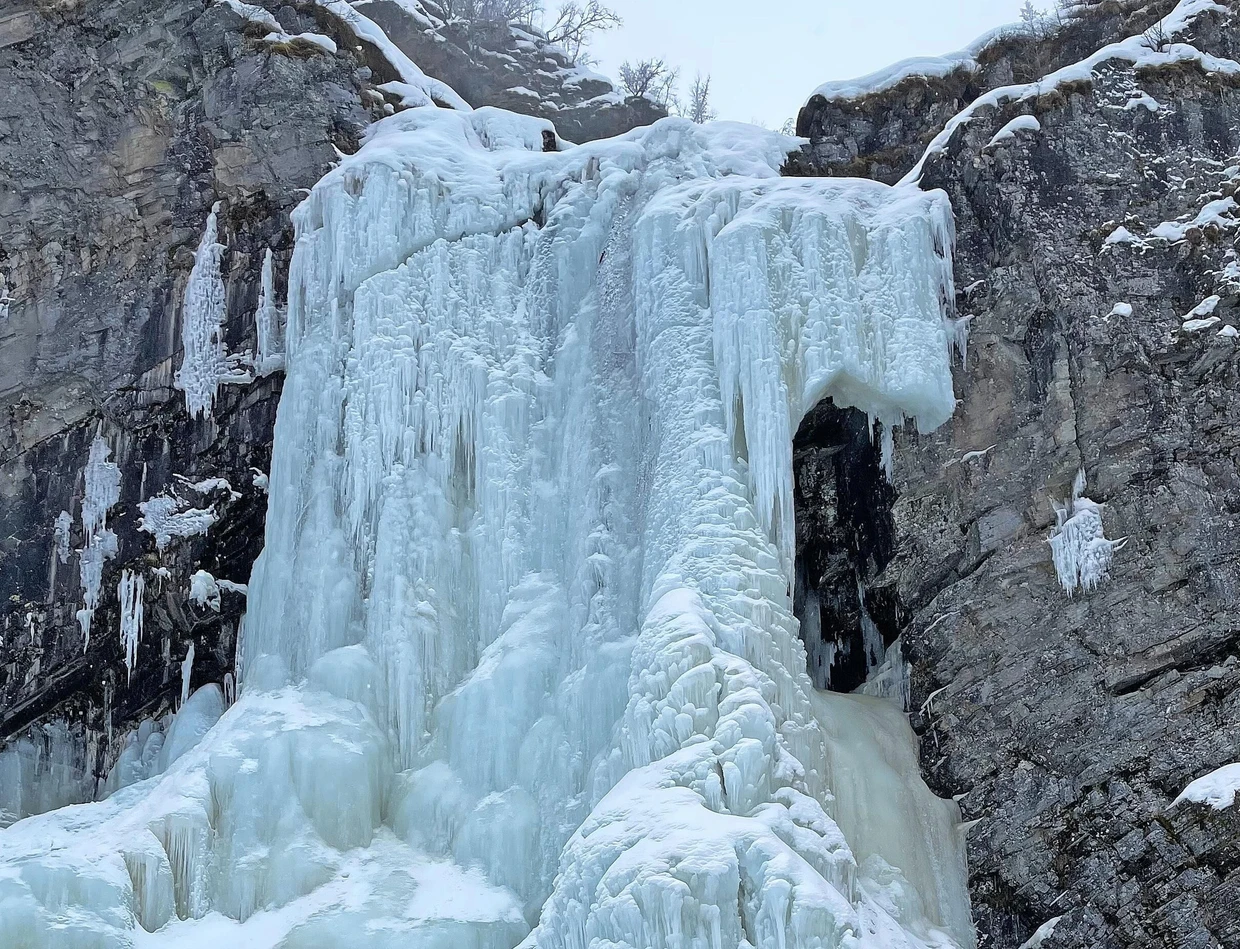 Klirrende Kälte, erstarrte Wasserfälle: In Norwegen gibt es noch richtige Winter. Christian Knull