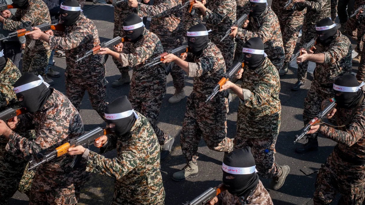 Demonstrieren Stärke: Revolutionsgardisten bei einer Militärübung in Teheran im Januar 2025
