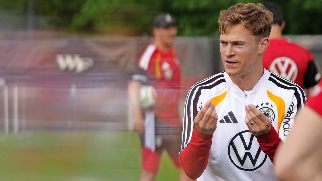 „Seine Führungsfähigkeiten hat er sehr gesteigert“, sagt Bayern-Trainer Vincent Kompany über Joshua Kimmich.