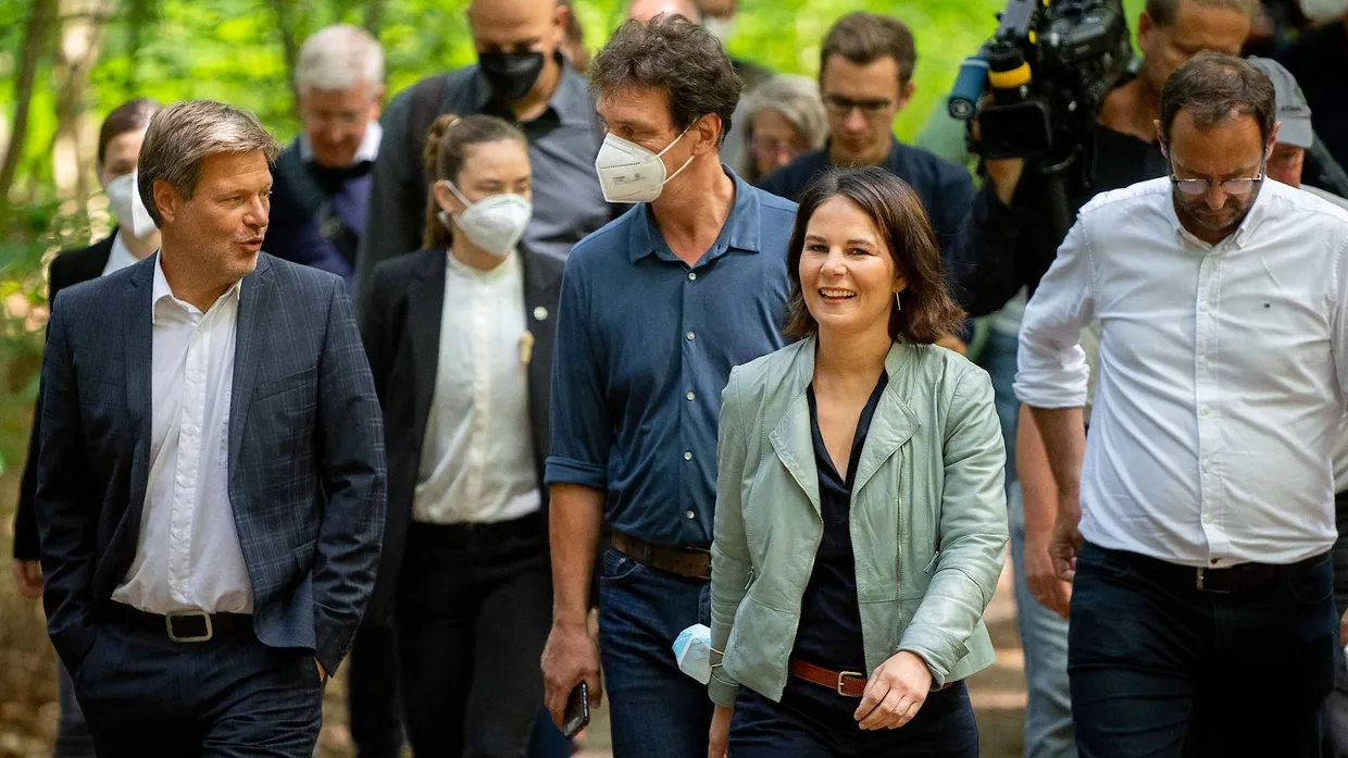 Robert Habeck und Annalena Baerbock am Dienstag im Naturschutzgebiet Biesenthaler Becken in Brandenburg
