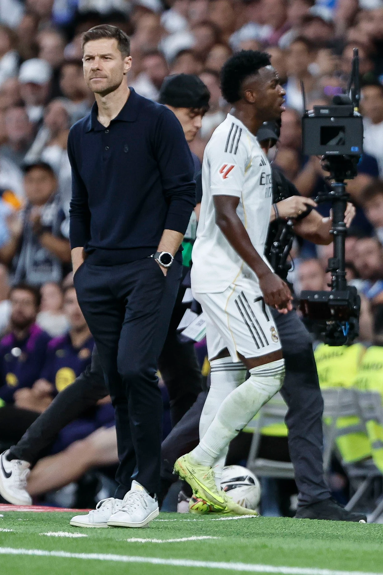 Freunde sind die beiden noch nicht geworden: Trainer Alonso und Stürmerstar Vinícius Jr.