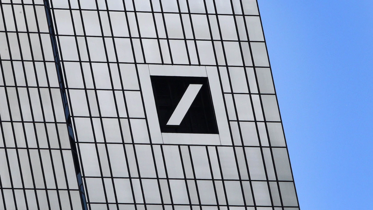 The silo mentality in the towers of Deutsche Bank has apparently not completely disappeared yet.