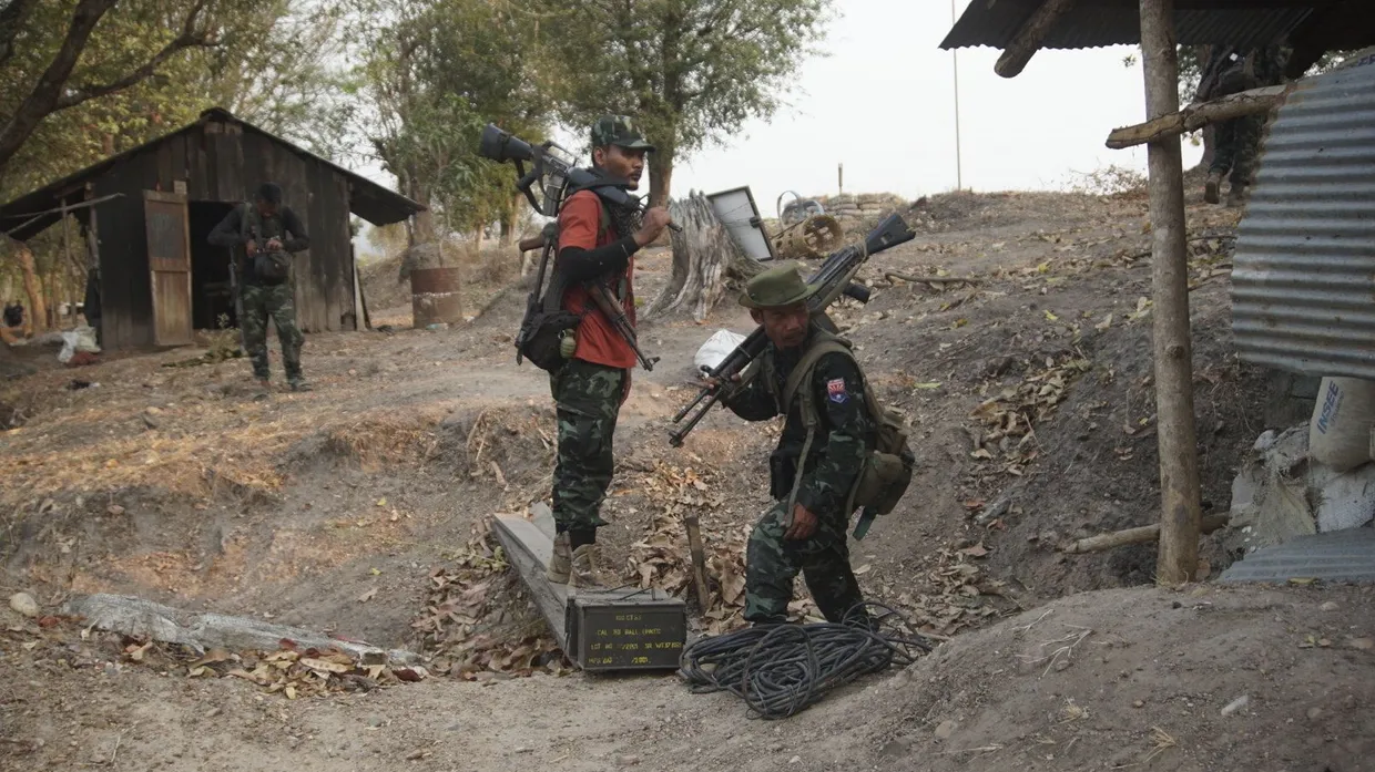 Rebellenkämpfer im kürzlich eroberten Myawaddy