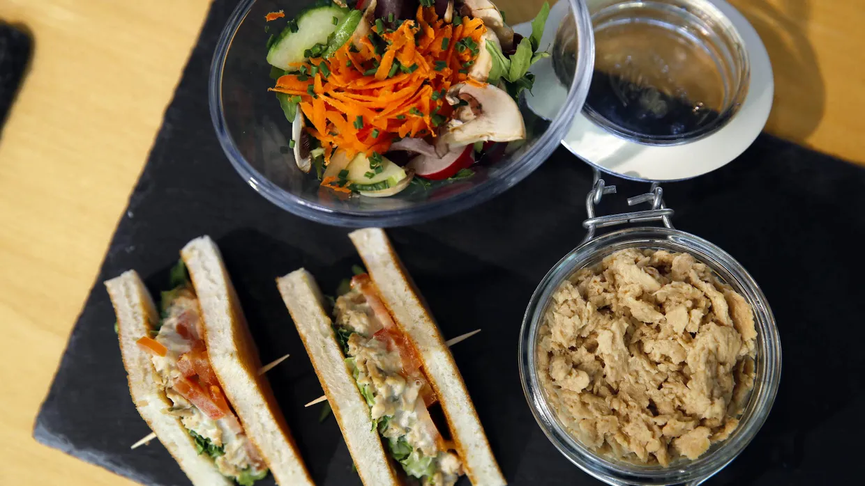 Aus der Erbse, nicht aus dem Meer: Nestlé-Thunfisch