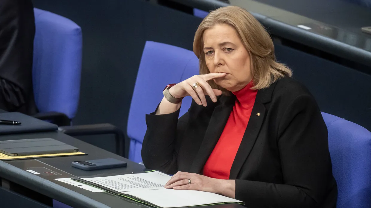 In ihrer Rolle als Ministerin: Bärbel Bas am Donnerstag im Bundestag