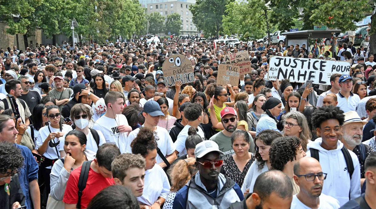 „Gerechtigkeit für Nahel“: Demonstranten am Donnerstag in Nanterre.