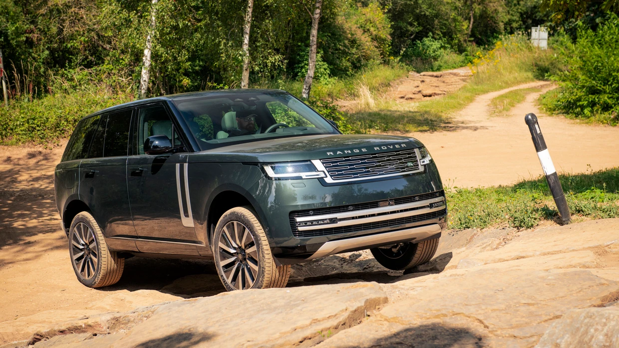 Kommt da der Elektriker? Der Range Rover verrät seinen Antrieb nicht auf den ersten Blick.