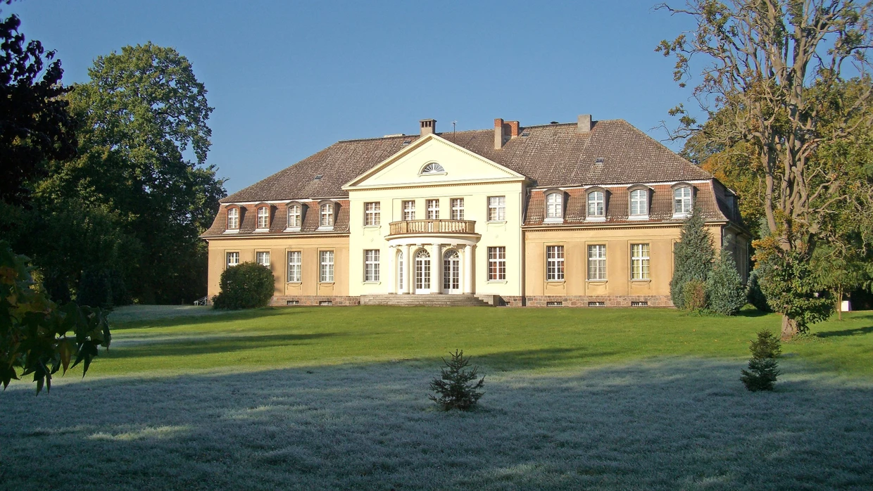 Schmuckstücke mit Geschichte und Zukunft: Gutshaus Gevezin nahe Neubrandenburg