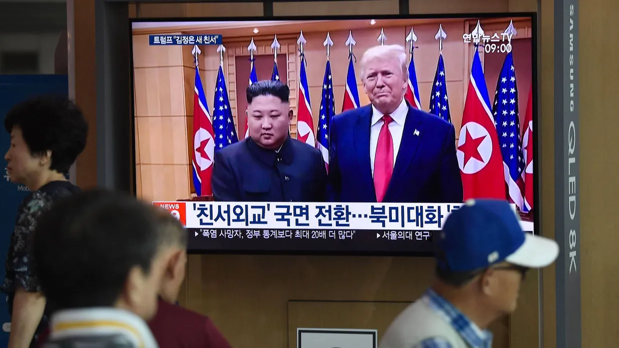 Das südkoreanische Fernsehen berichtet über Nordkoreas Raketentest.