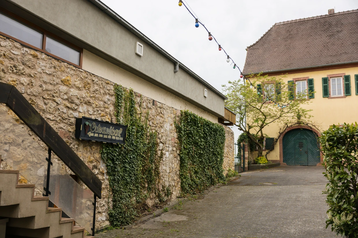 Hat Investitionsbedarf: Innenhof des Weinguts der Stadt Frankfurt