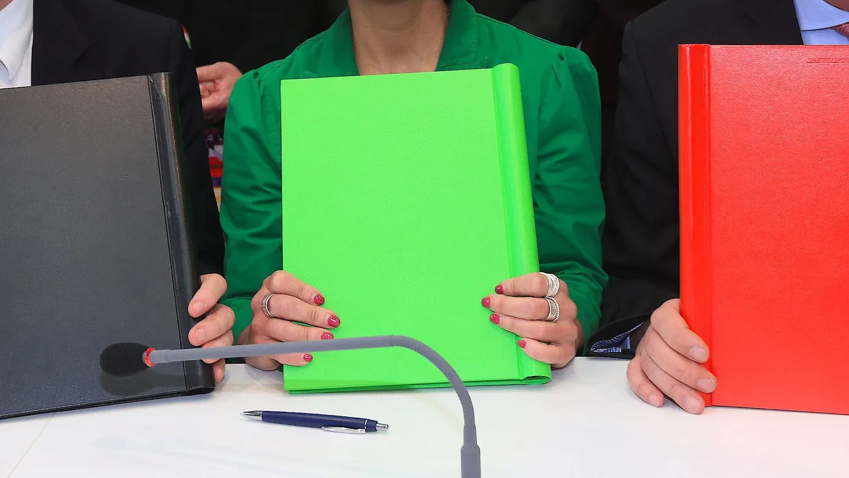Die Vorsitzenden von CDU, SPD und Grünen präsentieren am 24. April 2016 den Koalitionsvertrag für die Kenia-Koalition in Sachsen-Anhalt.