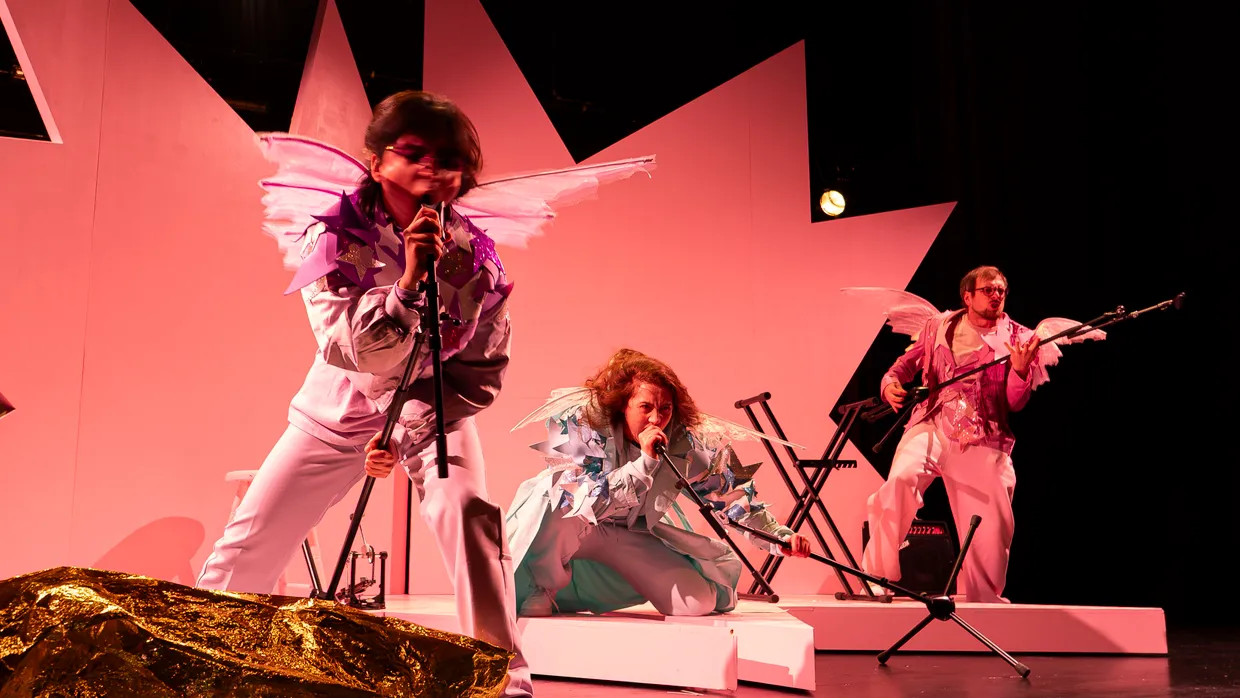 Sie sind nicht, was sie vorgeben zu sein: „Center of the Universe“ in der Frankfurter Theaterwerkstatt