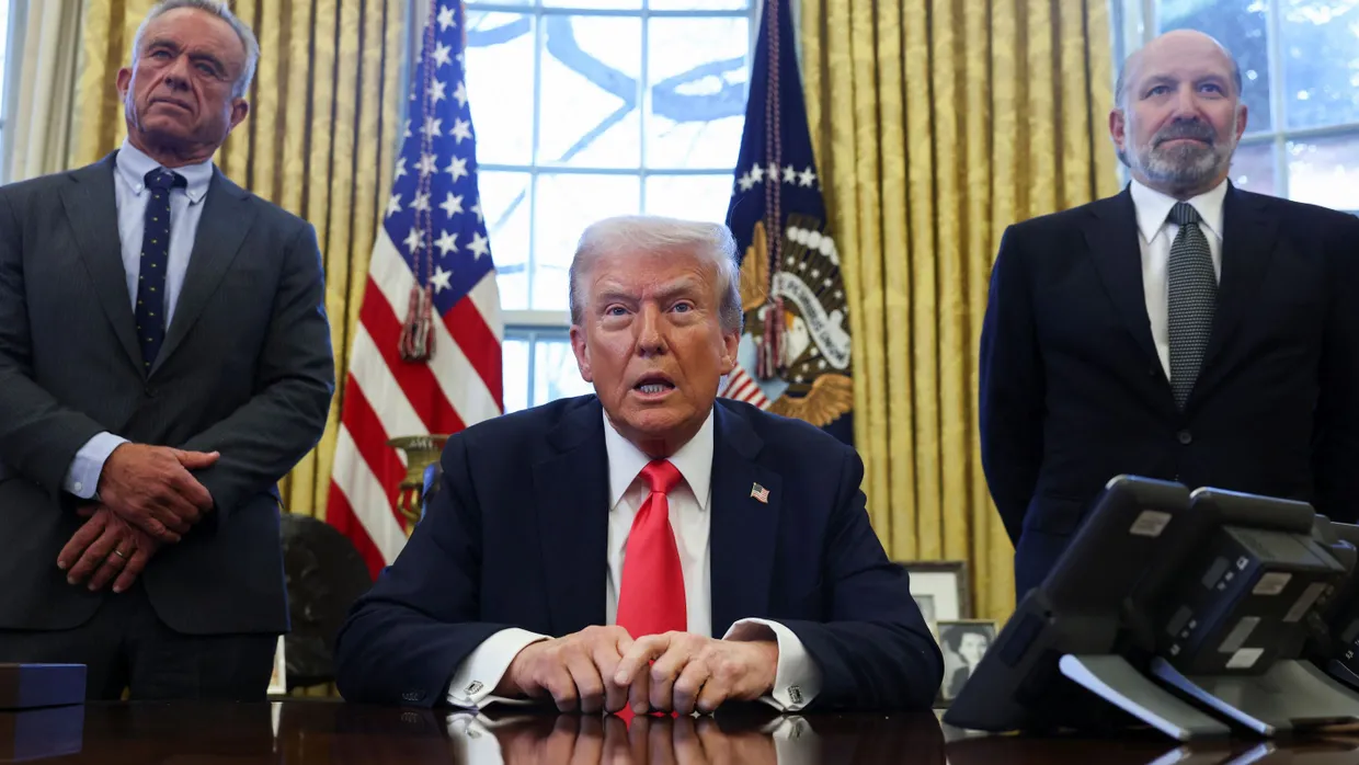 Donald Trump spricht am Dienstag bei einem Pressetermin im Oval Office.
