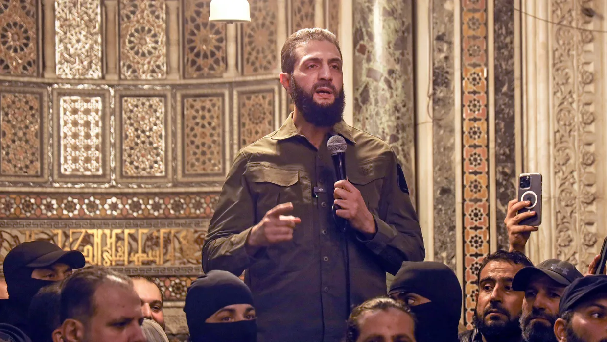 Abu Mohammad al-Golani am Sonntag in der Umayyaden-Moschee in Damaskus