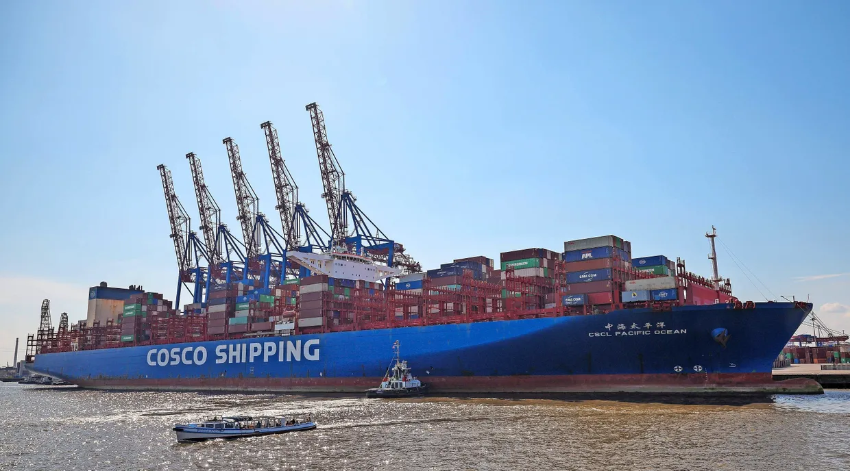 Mehr Kooperation: Chinesisches Schiff im Hamburger Hafen