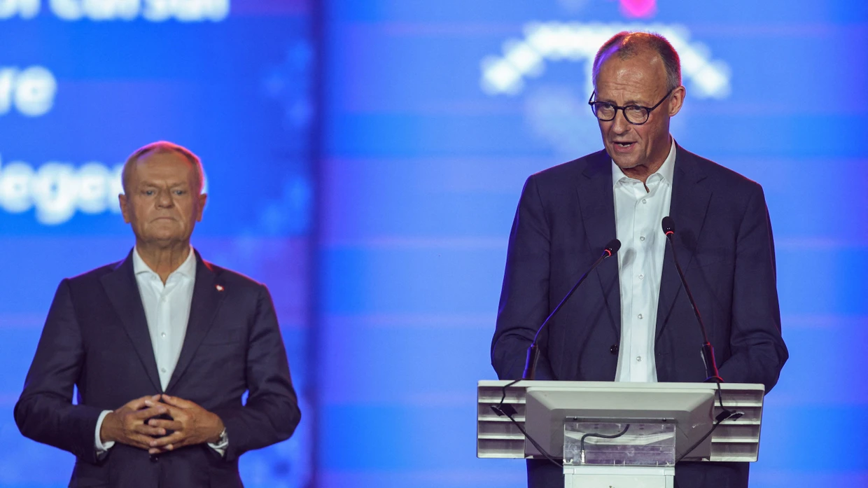 Der polnische Ministerpräsident Donald Tusk und Bundeskanzler Friedrich Merz im August in Moldau